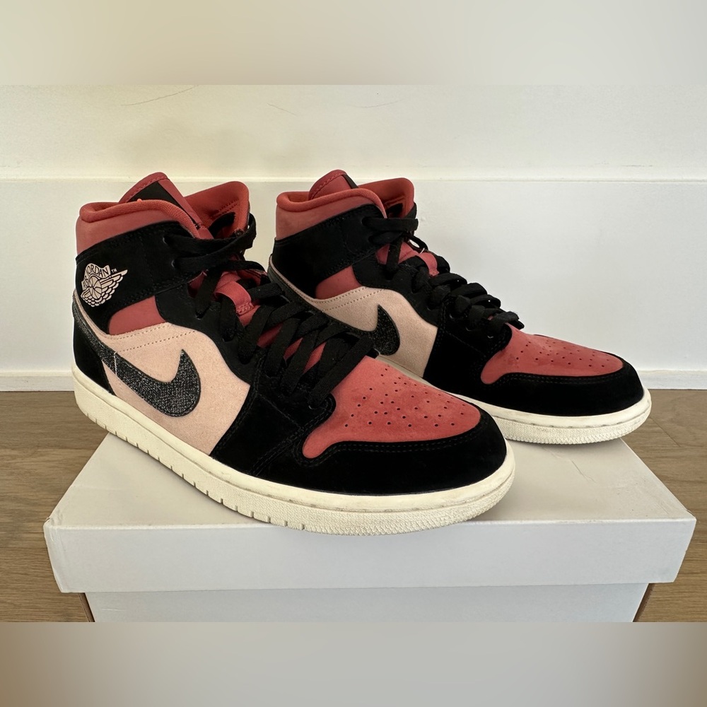 Women’s Nike Air Jordan’s Mid 1 Size 10.5 Canyon Rust
